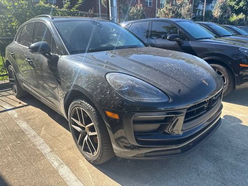 Certified 2023 Porsche Macan AWD/4WD image 1