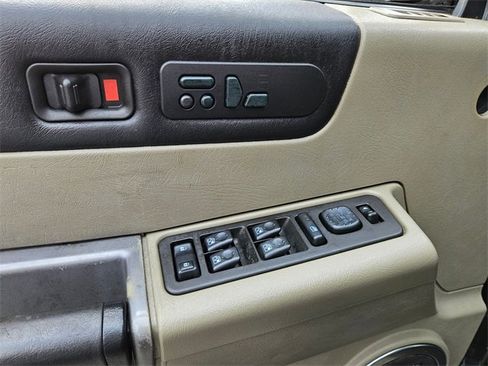 Used 2003 HUMMER H2 w/ Preferred Equipment Group image 14