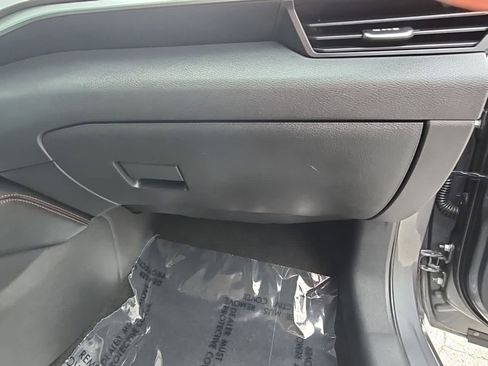 Used 2025 Nissan Altima 2.5 SR FWD image 40