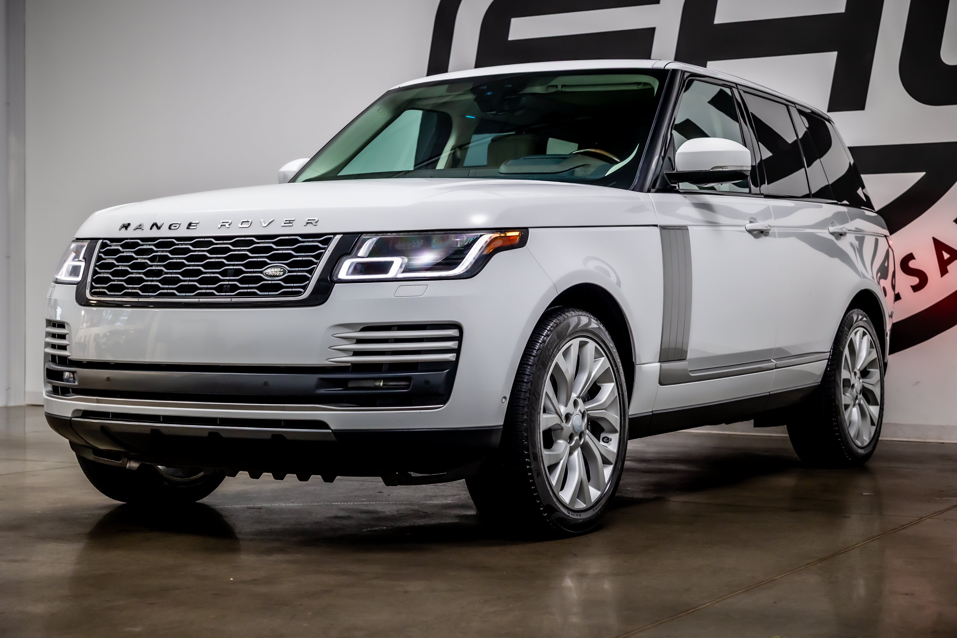 Used 2019 Land Rover Range Rover Supercharged AWD/4WD image 27