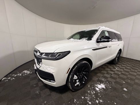 New 2025 Lincoln Navigator Reserve w/ Jet Appearance Package image 1