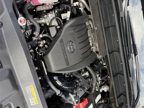 Certified 2024 Toyota Highlander LE image 25