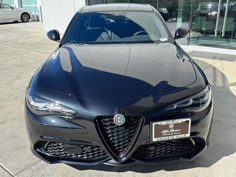 Used 2025 Alfa Romeo Giulia w/ Driving Assist Package image 3