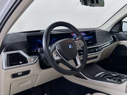 Used 2023 BMW X7 xDrive40i w/ Executive Package image 9