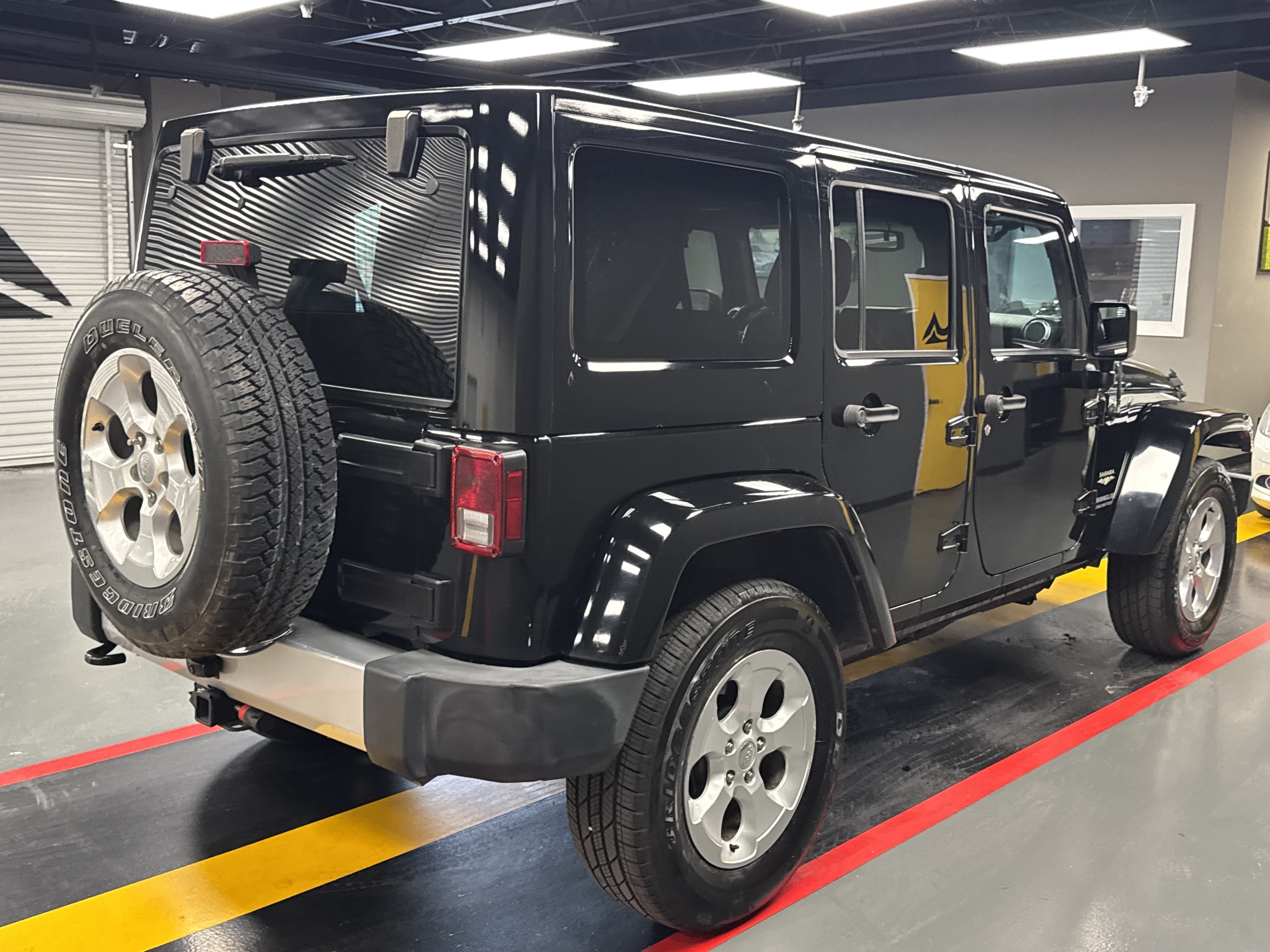 Used 2015 Jeep Wrangler Unlimited Sahara w/ Max Tow Package AWD/4WD image 6