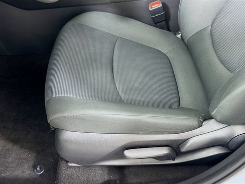 Used 2022 Toyota RAV4 LE FWD image 19