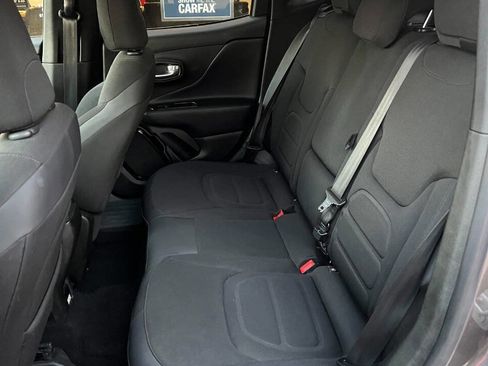 Used 2017 Jeep Renegade Altitude image 14