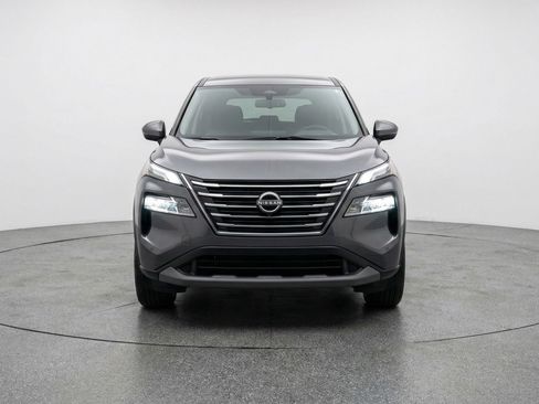Used 2025 Nissan Rogue SV AWD/4WD image 2