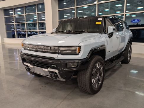 Used 2025 GMC Hummer EV 3X AWD/4WD image 3
