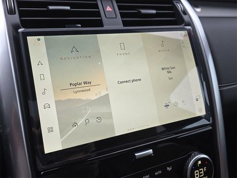 New 2026 Land Rover Discovery Dynamic SE image 22