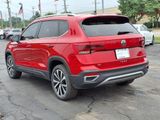 Used 2023 Volkswagen Taos SE image 5