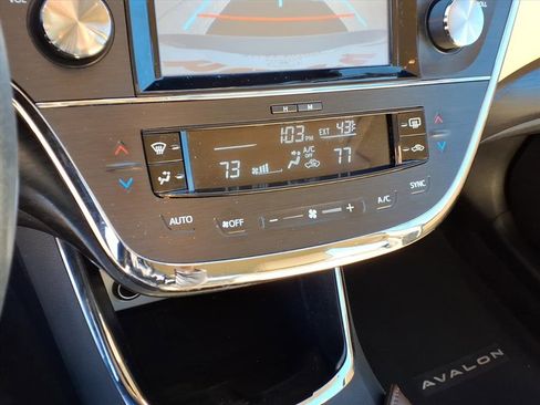 Used 2016 Toyota Avalon XLE image 22