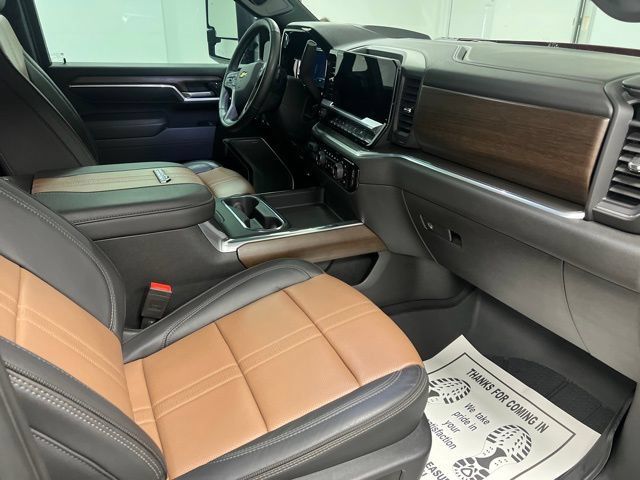 Used 2025 Chevrolet Silverado 3500 High Country w/ High Country Premium Package AWD/4WD image 56