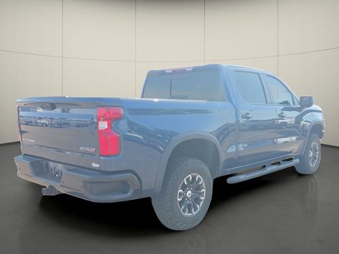 Used 2022 Chevrolet Silverado 1500 ZR2 image 8
