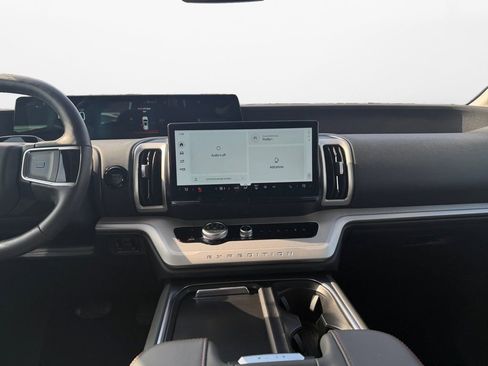 Used 2025 Ford Expedition Max Active image 10