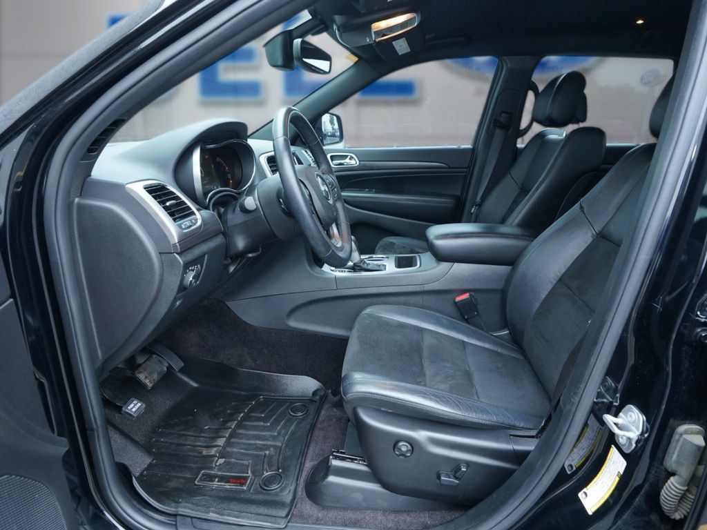 Used 2018 Jeep Grand Cherokee Altitude AWD/4WD image 13