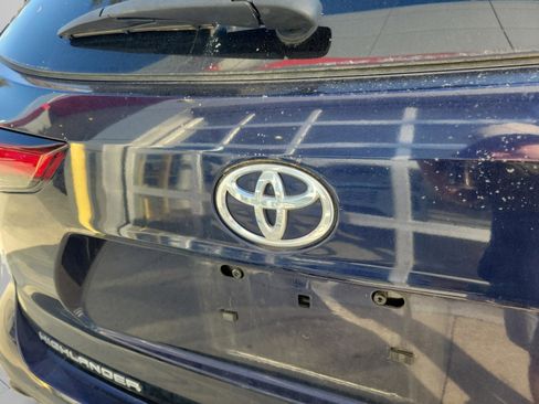 Used 2023 Toyota Highlander Limited image 22