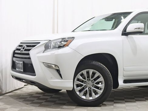 Used 2019 Lexus GX 460 Premium image 3
