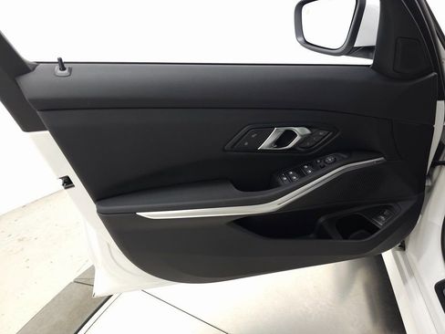Used 2025 BMW 330i xDrive Sedan w/ Convenience Package image 15
