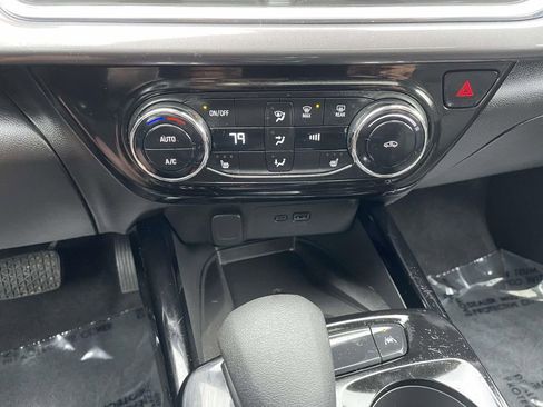 Used 2024 Chevrolet Trax ACTIV w/ Sunroof Package image 42