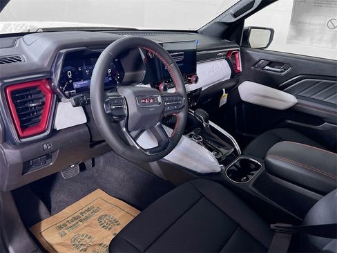 Used 2024 GMC Canyon AT4X image 10