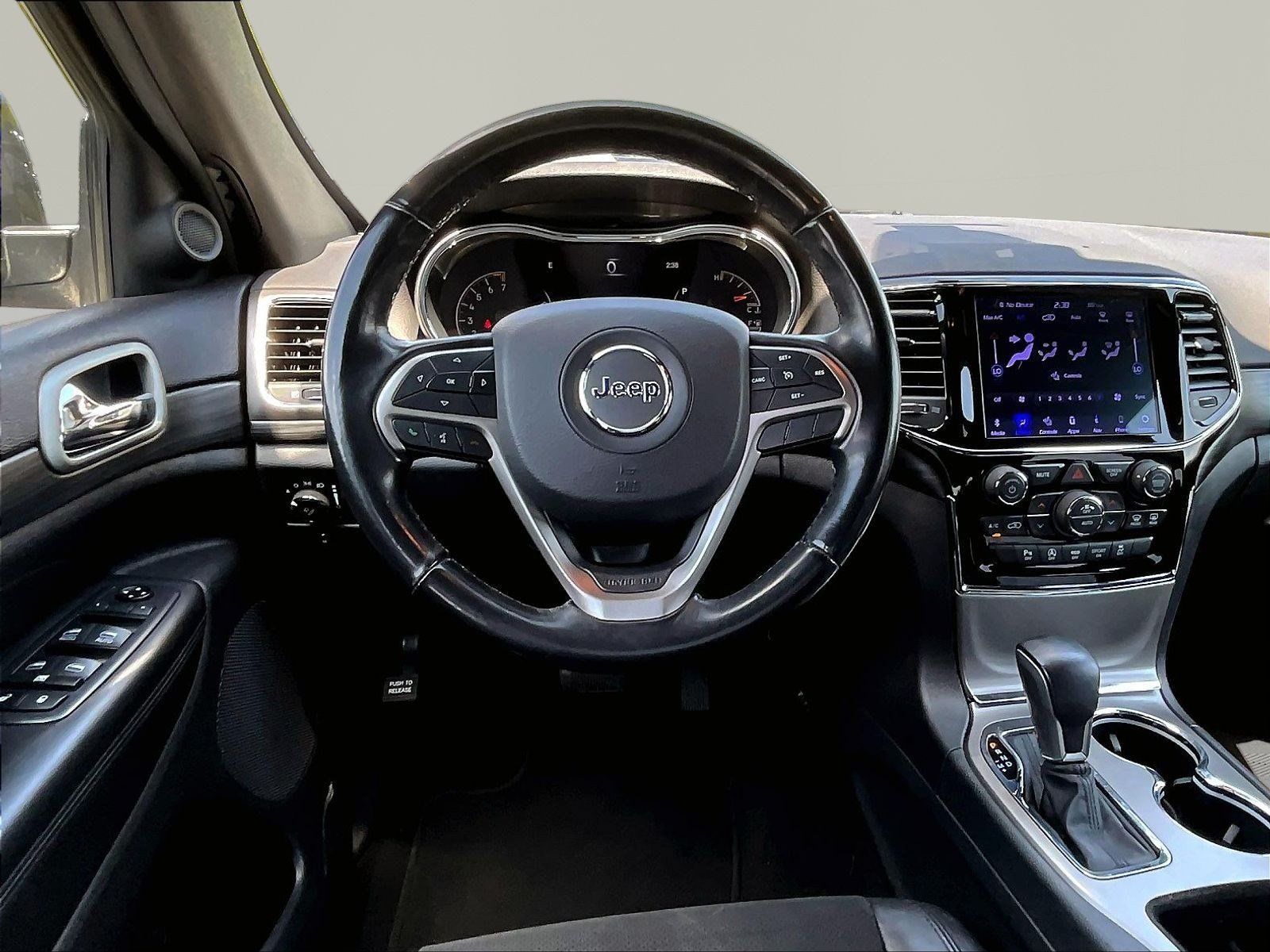 Used 2019 Jeep Grand Cherokee Laredo w/ Laredo X Package RWD image 15