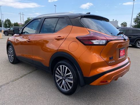 Used 2024 Nissan Kicks SV FWD image 3