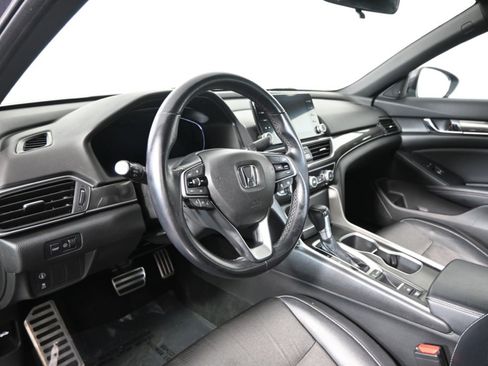 Used 2018 Honda Accord Sport image 28