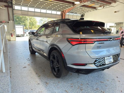 New 2026 Chevrolet Equinox EV RS image 5