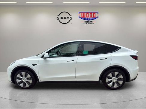 Used 2024 Tesla Model Y 2WD image 5