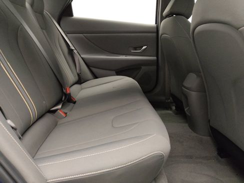 Used 2025 Hyundai Elantra Sport FWD image 19