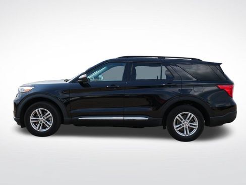 Used 2022 Ford Explorer XLT AWD/4WD image 6