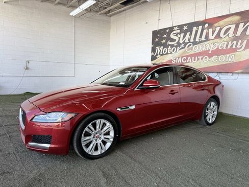 Used 2017 Jaguar XF Premium image 7