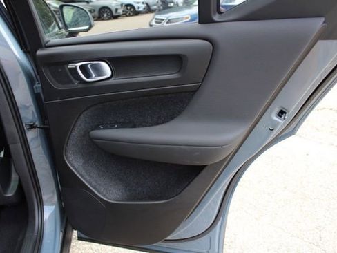 Used 2023 Volvo XC40 B5 Plus w/ Protection Package Premier AWD/4WD image 17