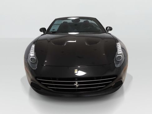 Used 2016 Ferrari California T RWD image 44
