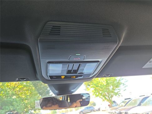 New 2026 Volkswagen Atlas Cross Sport SE image 22