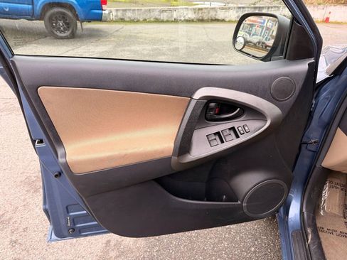 Used 2010 Toyota RAV4 4WD image 10