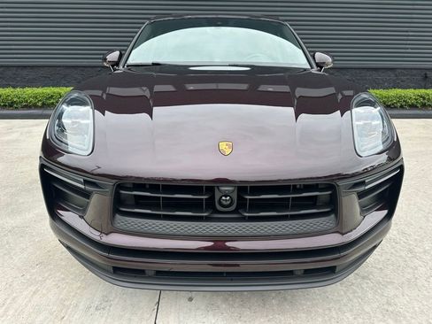 Certified 2026 Porsche Macan AWD/4WD image 8