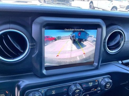 Used 2023 Jeep Wrangler Unlimited Sahara AWD/4WD image 21