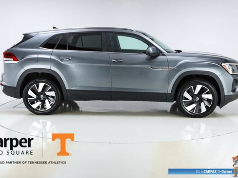 Used 2024 Volkswagen Atlas Cross Sport SE w/ Panoramic Sunroof Package FWD image 10