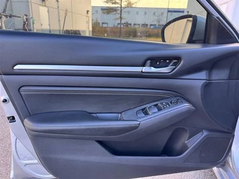 Used 2019 Nissan Altima 2.5 S FWD image 20