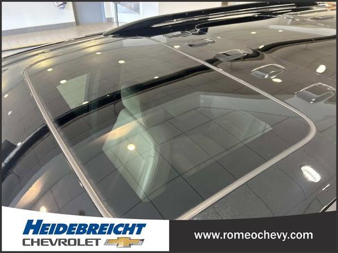 Certified 2023 Chevrolet Traverse LT w/ LT Premium Package image 36