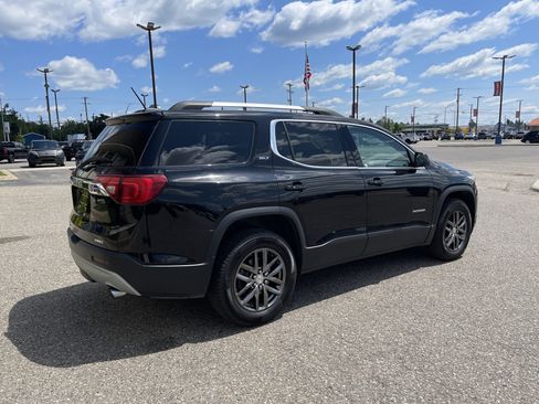 Used 2017 GMC Acadia SLT AWD/4WD image 4