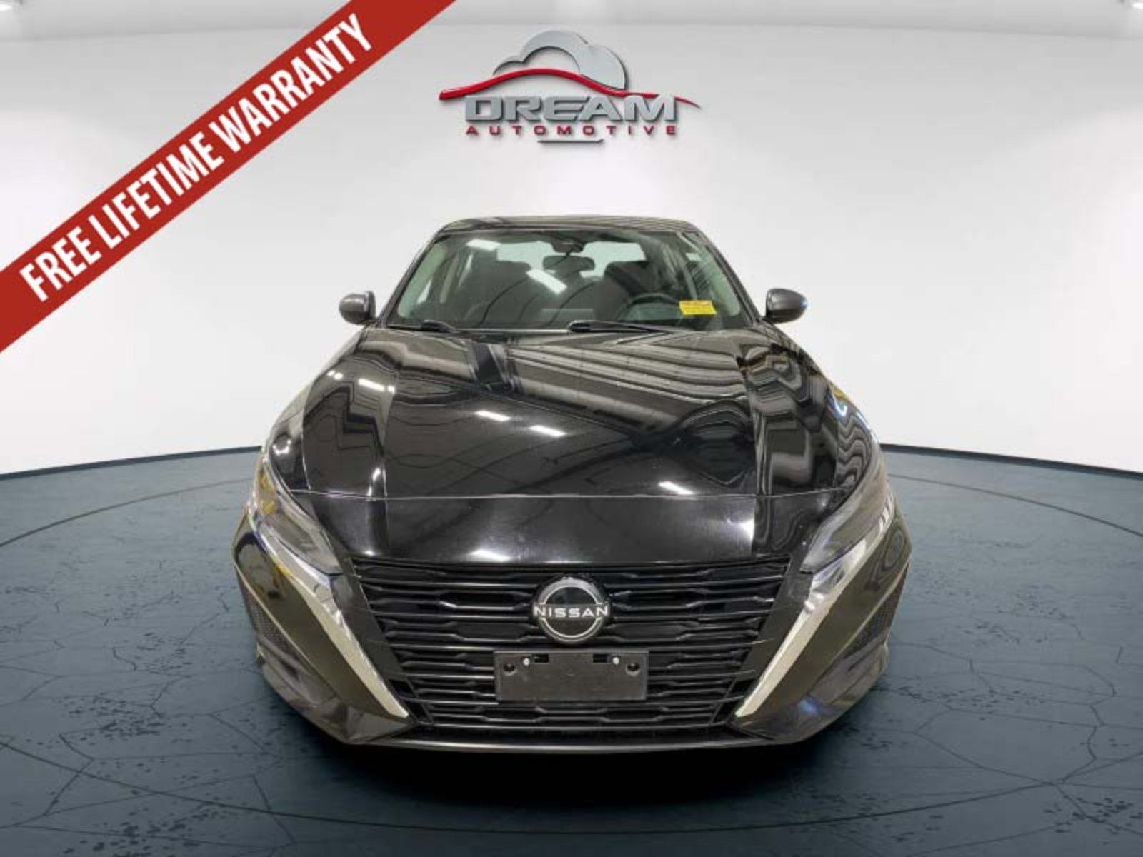 Used 2025 Nissan Altima 2.5 SV FWD image 2