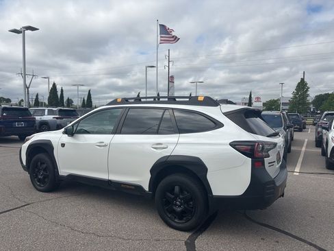 Used 2022 Subaru Outback Wilderness w/ Wilderness Package image 6