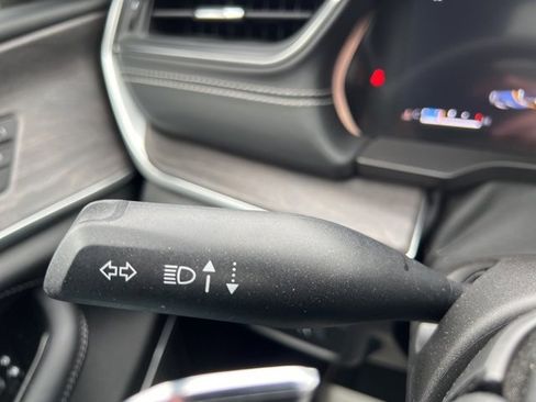 Certified 2023 Jeep Grand Cherokee Overland image 27