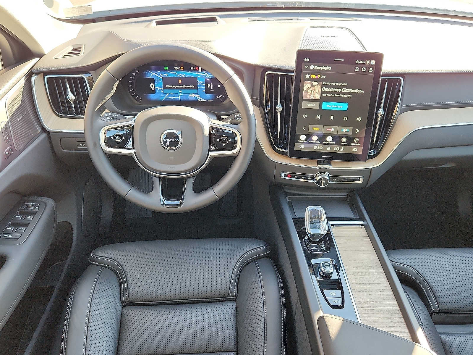 Used 2027 Volvo XC60 B5 Ultra AWD/4WD image 11