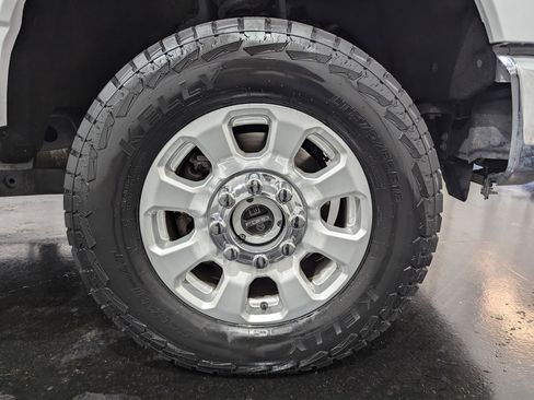 Used 2024 Ford F250 XLT image 6