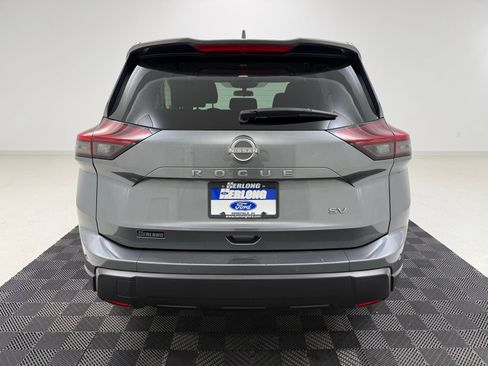 Used 2024 Nissan Rogue SV FWD image 6