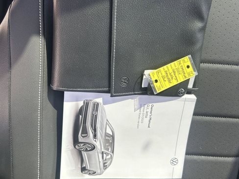 Used 2024 Volkswagen Jetta SE w/ Panoramic Sunroof Package FWD image 19